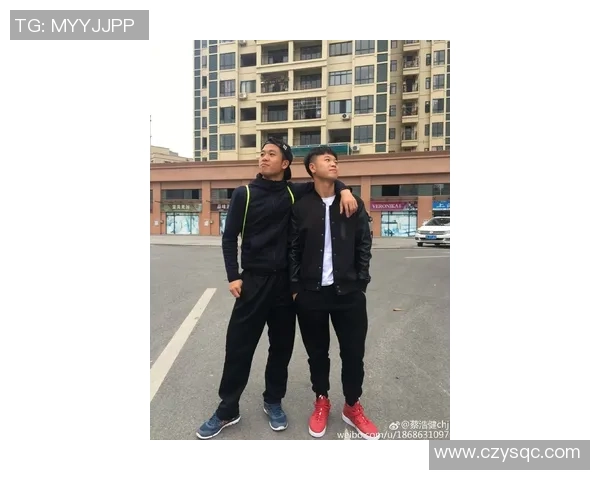 左脚足球球星转会动态分析:从昔日辉煌到新征程的挑战与机遇